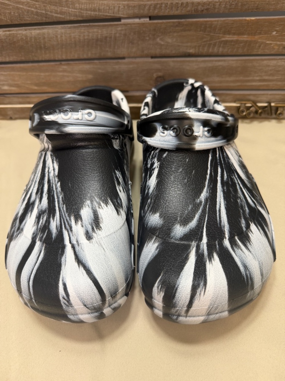 Crocs marble shoes size 11 bistro work clogs